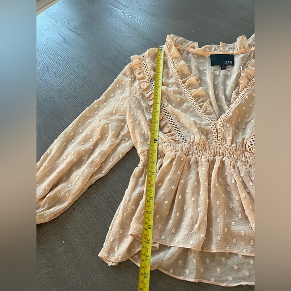 KAII Nude Deep V-Neck Ruffled Women's Top Size L - Picture 4 of 7